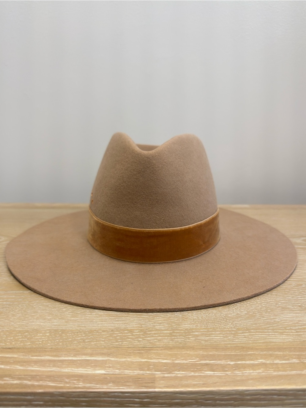 Wide Brim 100% Australian Wool Fedora Hat in Camel with Suede Band | Size Small - Picture 4 of 8